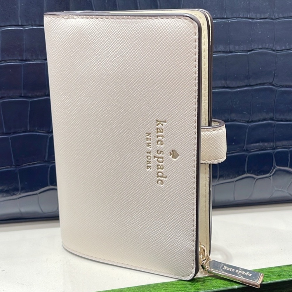 Kate Spade Schuyler Medium Compact Bifold Wallet
Meringue
NWT - Picture 1 of 16